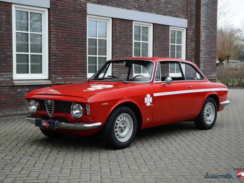 1968' Alfa Romeo Giulia photo #1