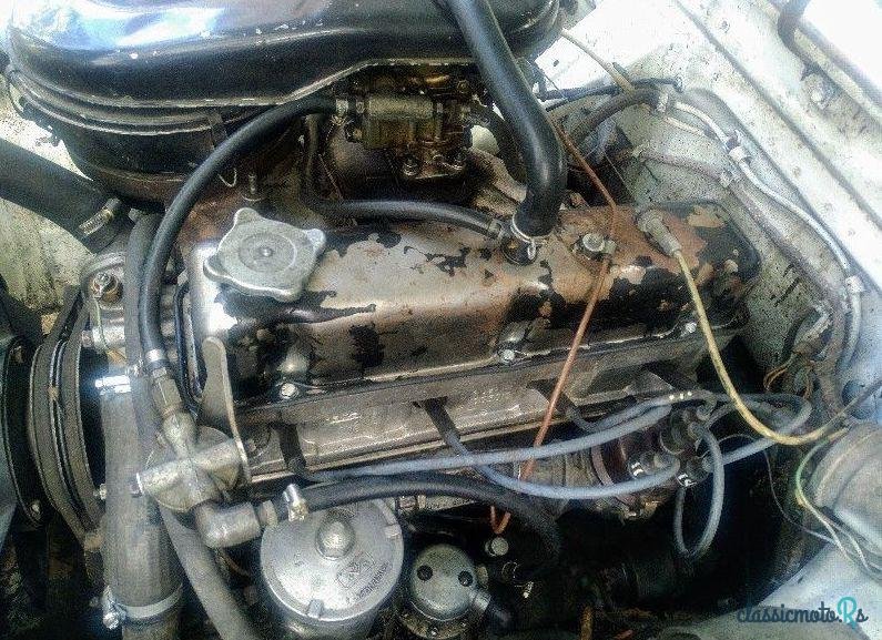 1989' Gaz 24 photo #3