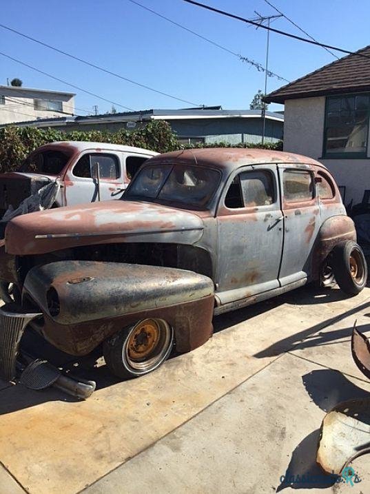 1941' Ford Deluxe photo #3