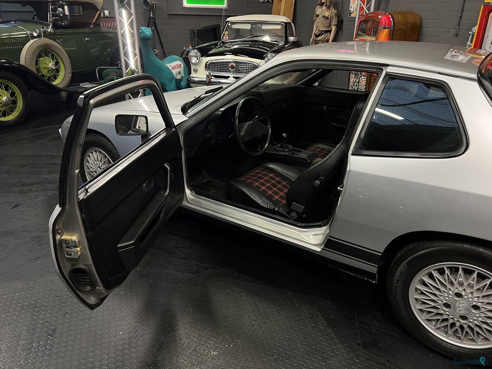 1980' Porsche 924 photo #5