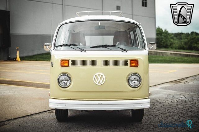 1975' Volkswagen Vans photo #4