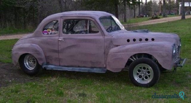 1942' Ford Deluxe photo #2