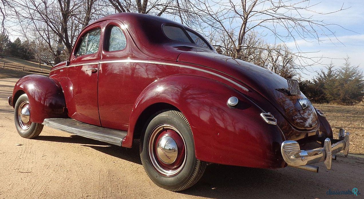 1940' Ford Deluxe photo #3