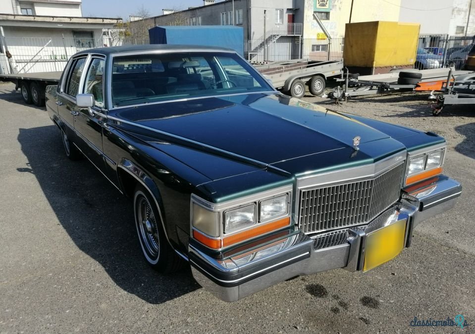 1980' Cadillac Fleetwood photo #2