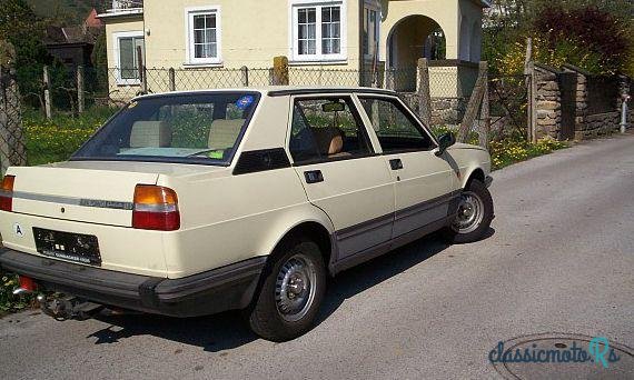 1982' Alfa Romeo Giulietta photo #2