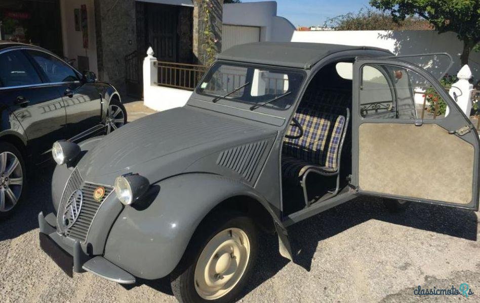 1954' Citroen 2CV photo #2