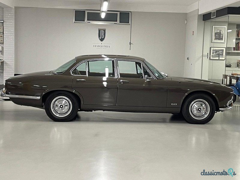 1972' Jaguar XJ photo #2