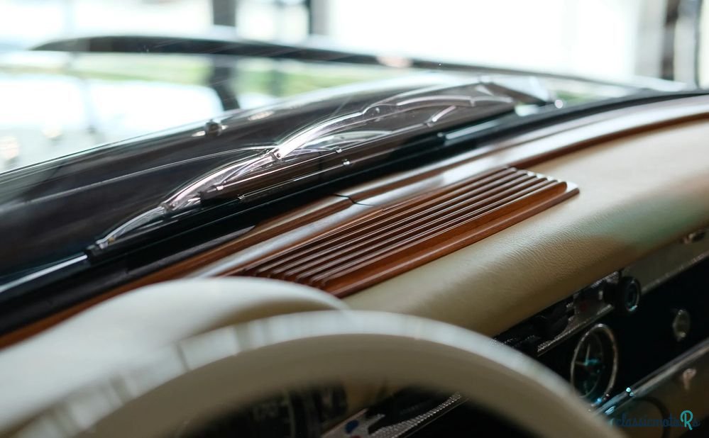 1970' Mercedes-Benz W113 Pagoda photo #2