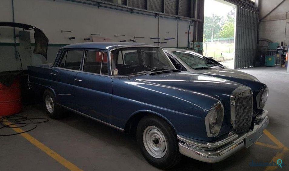1965' Mercedes-Benz 230 S photo #3