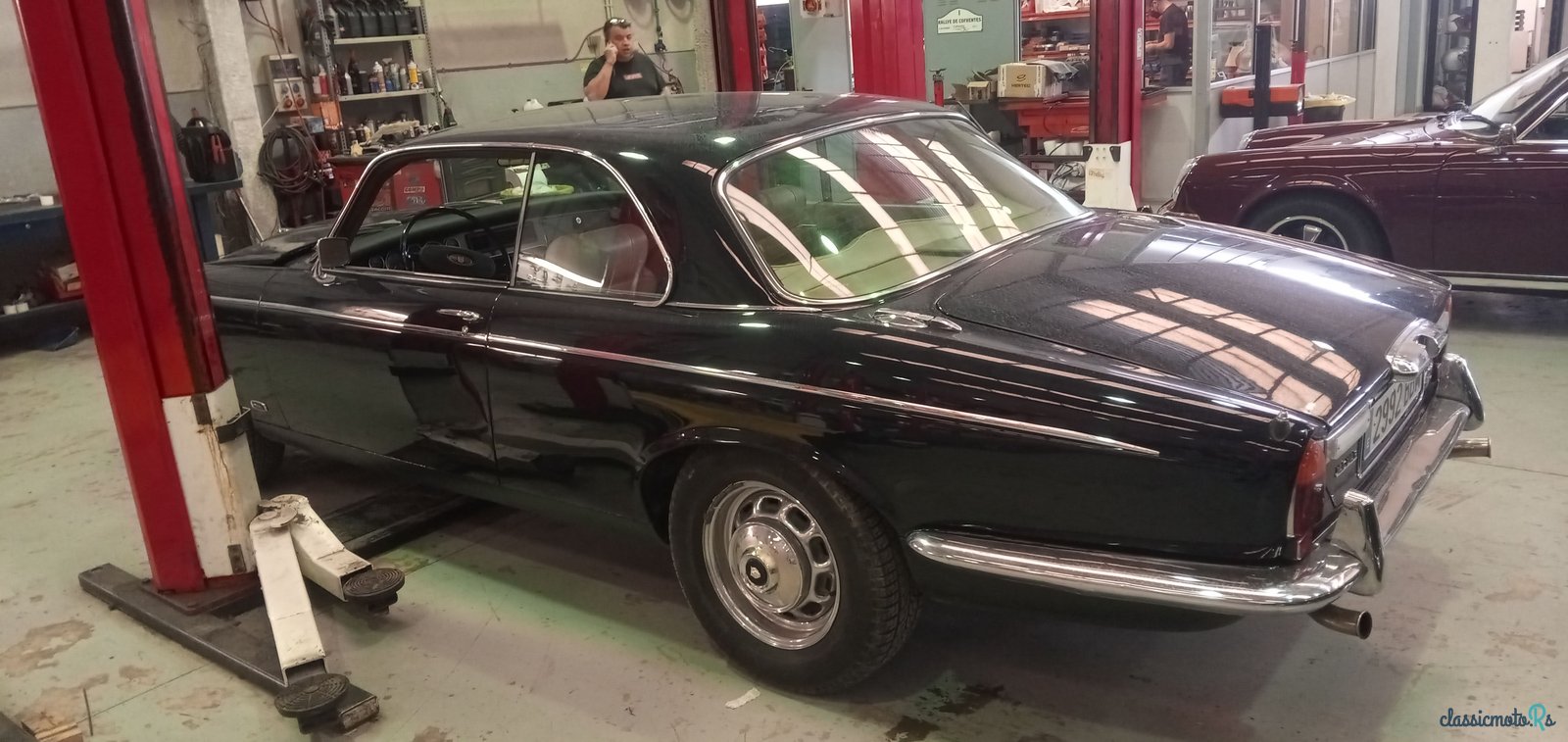 1975' Jaguar XJ6 photo #4