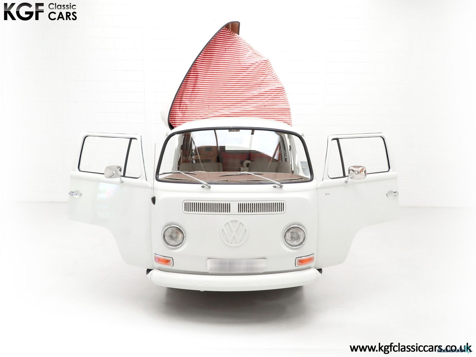 1971' Volkswagen T2 Camper photo #4