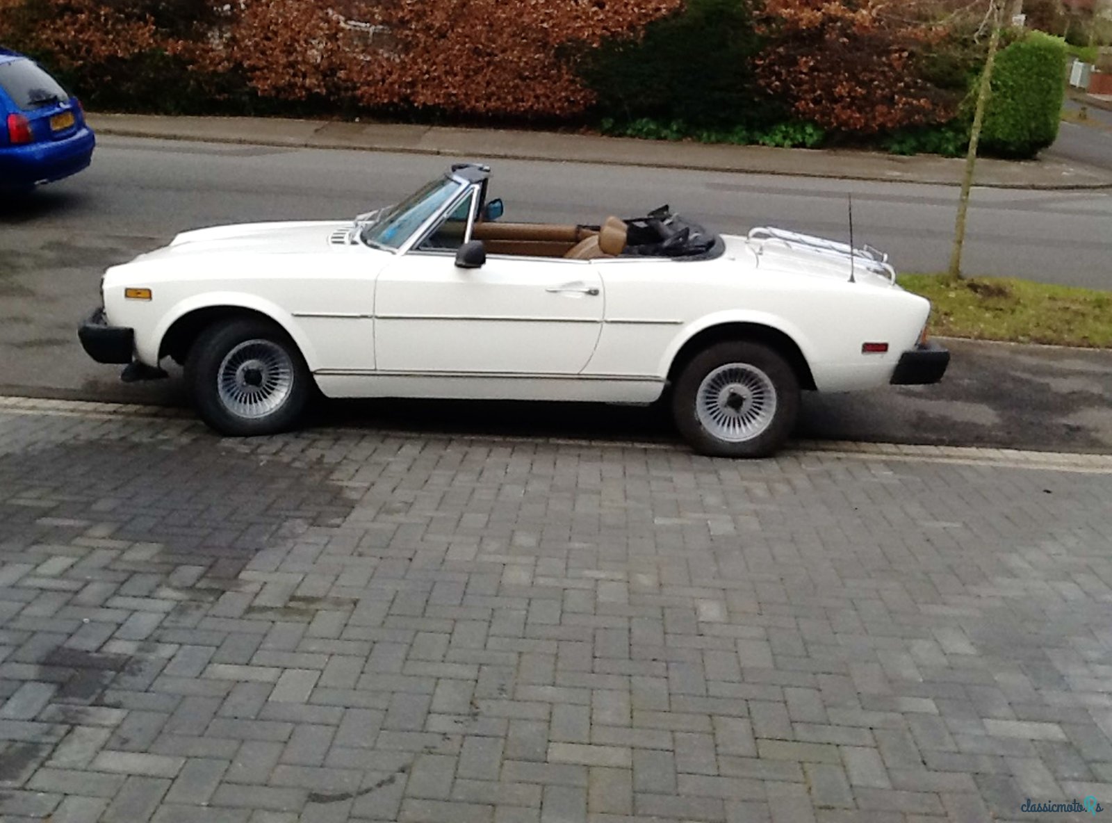 1976' Fiat Spyder photo #2