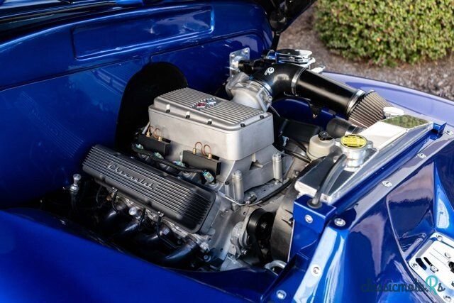 1951' Chevrolet Suburban photo #2