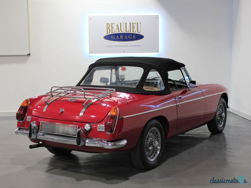 1973' MG B Roadster photo #5