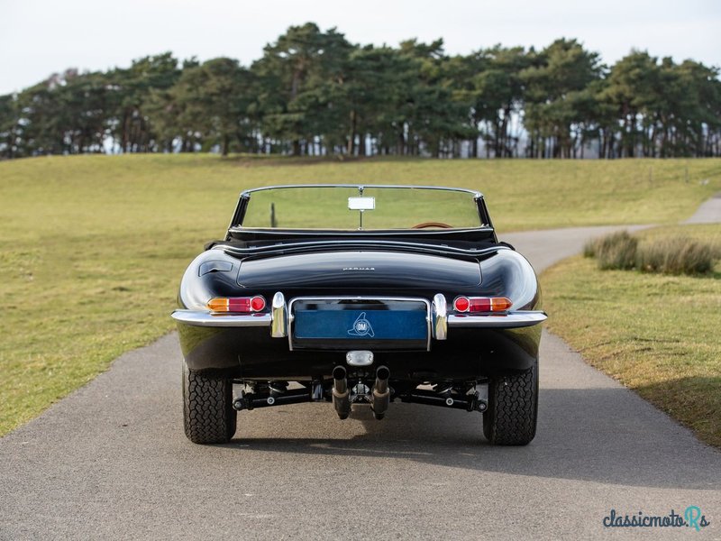 1964' Jaguar E-Type Series One photo #3