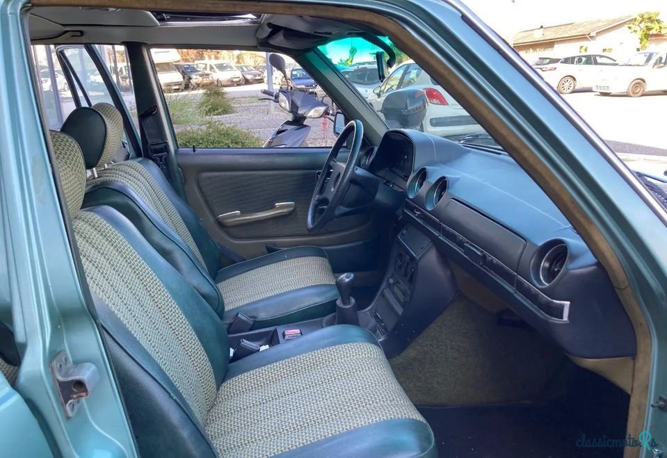 1977' Mercedes-Benz 300 photo #6