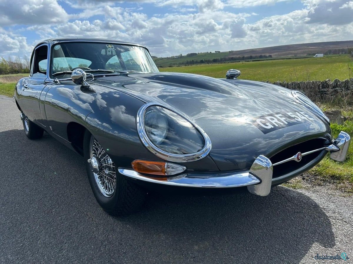 1967' Jaguar E-Type photo #1