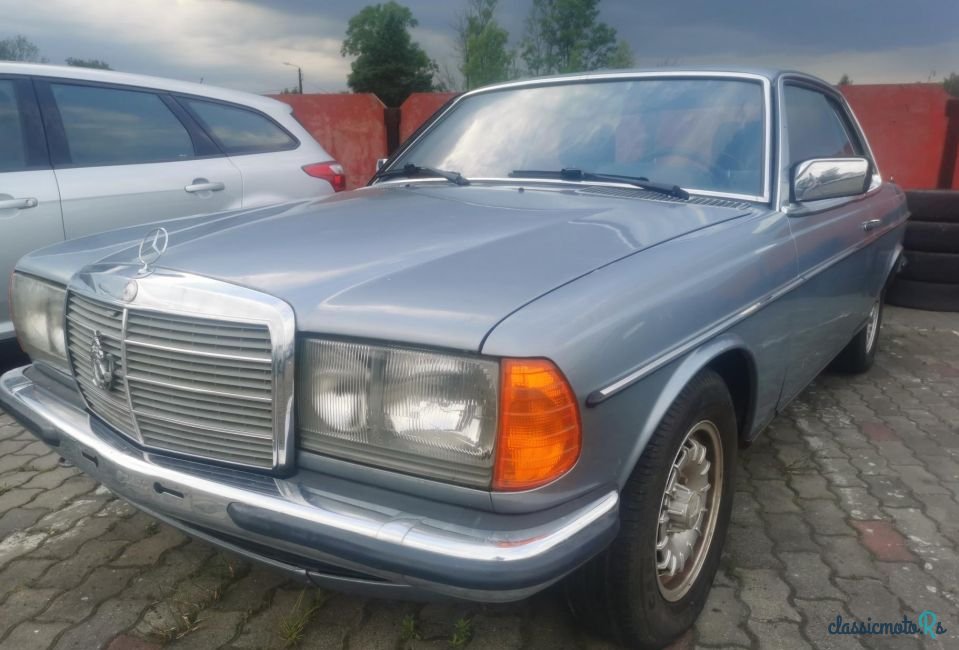 1980' Mercedes-Benz W123 photo #1