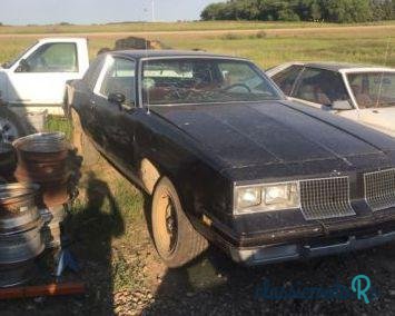 1984' Oldsmobile Cutlass Brougham photo #1
