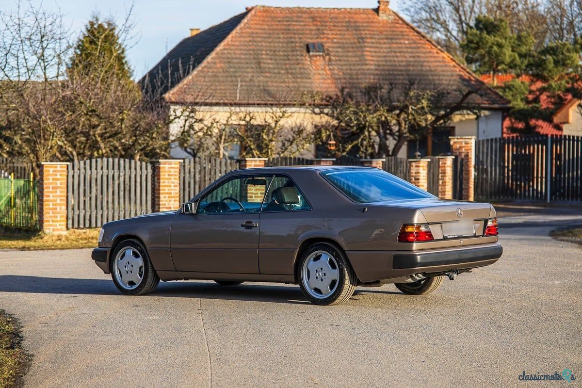 1989' Mercedes-Benz 300 photo #4