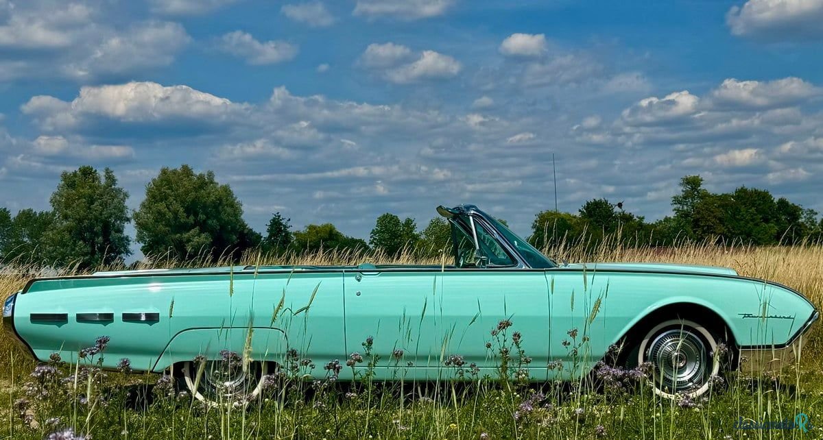 1962' Ford Thunderbird photo #2