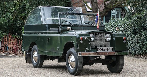 Автомобиль Land Rover Елизаветы II 1968 года выпуска выставлен на аукцион