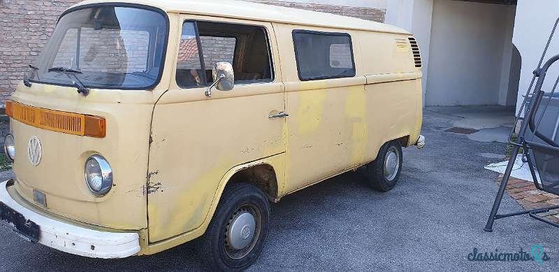 1977' Volkswagen T2 photo #2