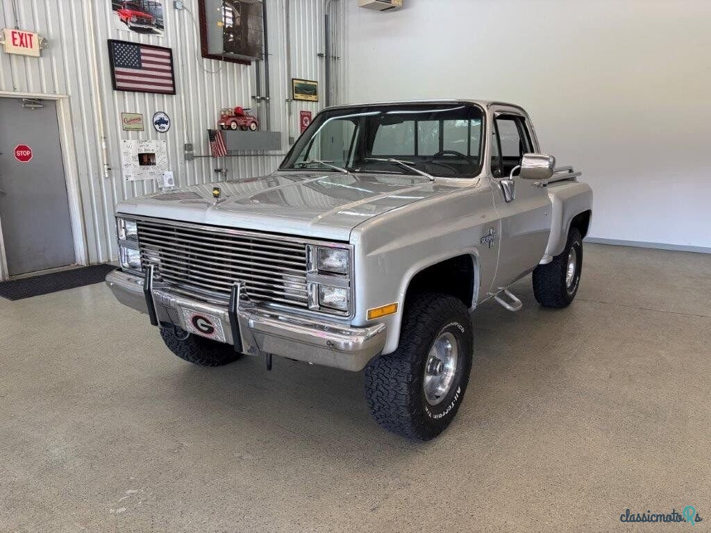 1984' Chevrolet C/K Truck photo #2