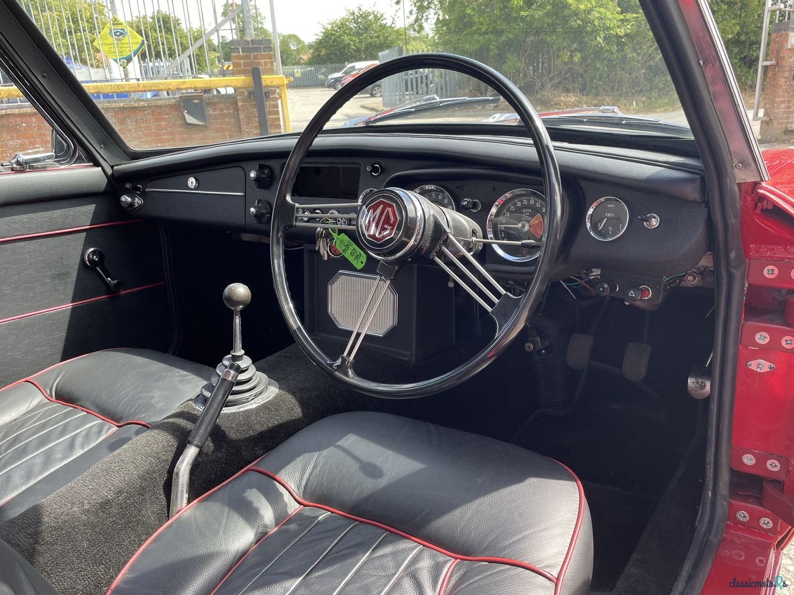 1968' MG MGC photo #4