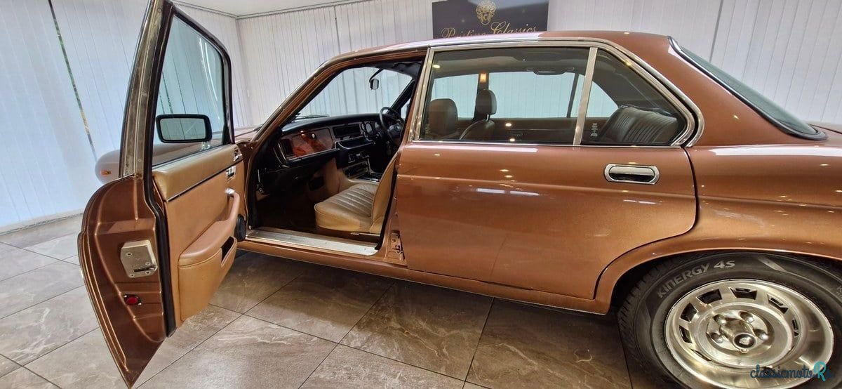 1980' Jaguar XJ photo #5