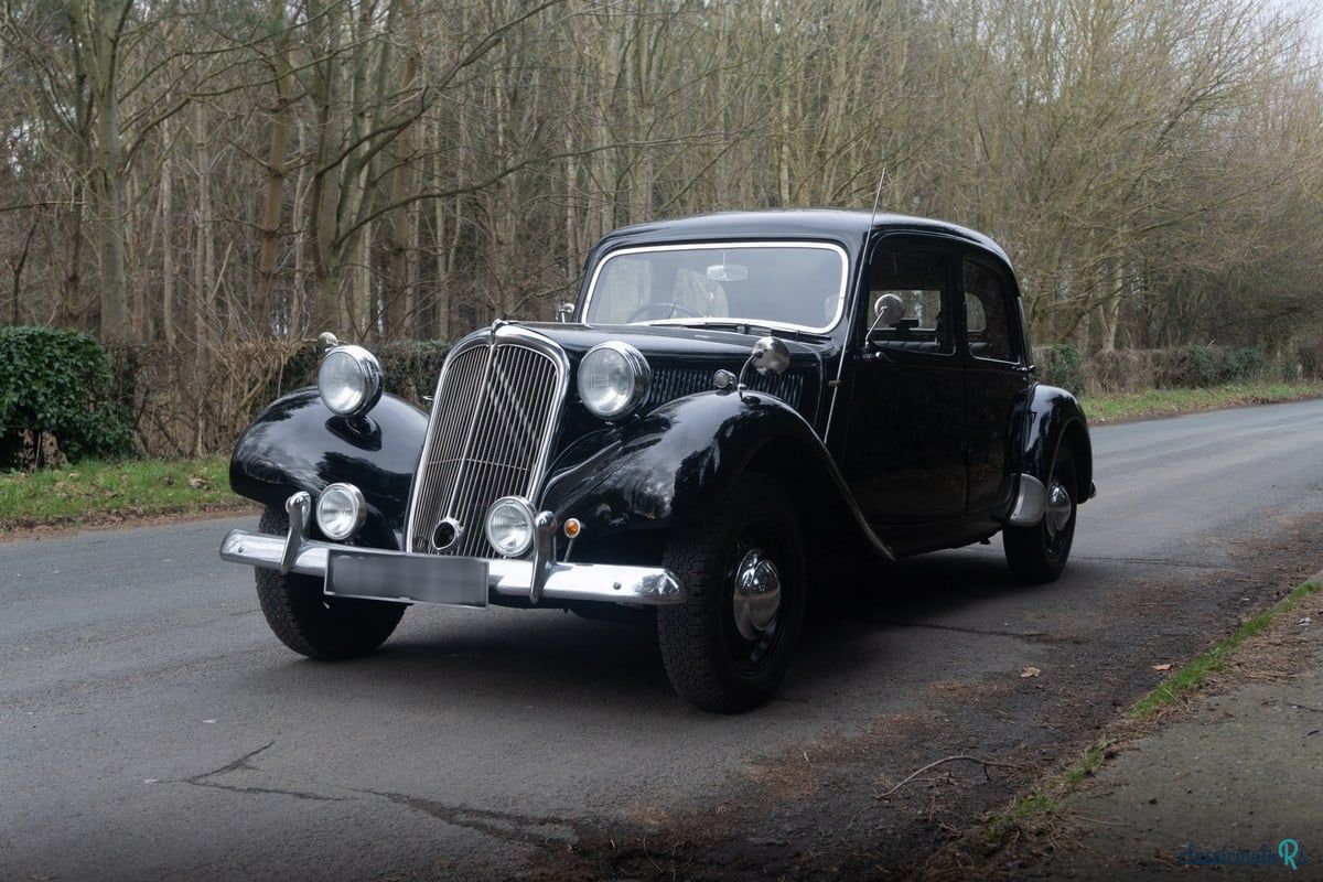 1951' Citroen Traction Avant photo #3