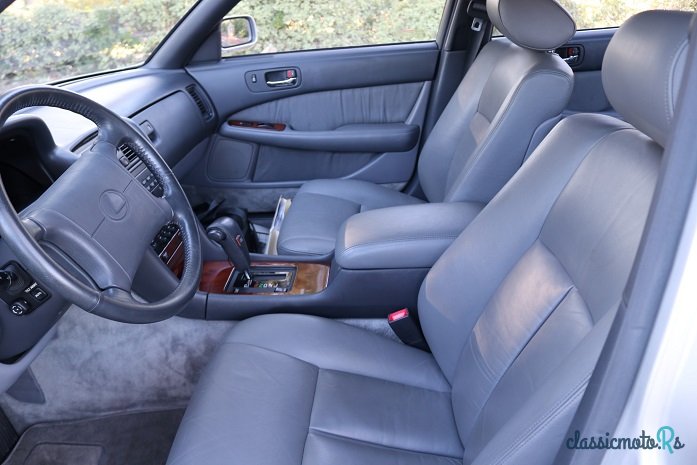 1991' Toyota Lexus LS 400 photo #3
