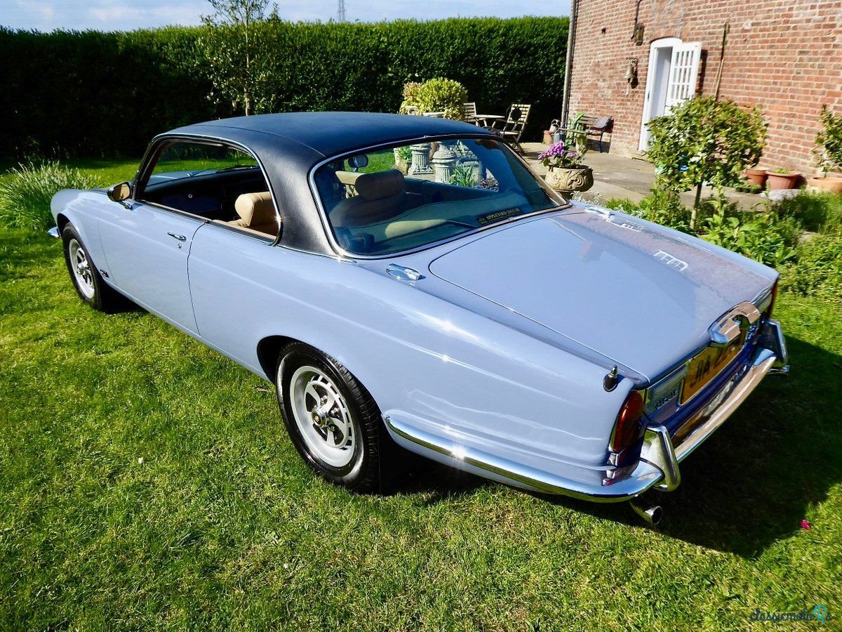 1975' Jaguar XJ photo #6