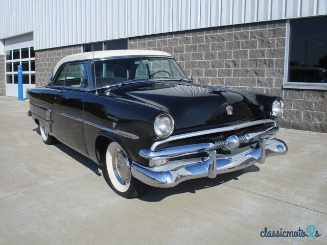 1953' Ford Crestline photo #4