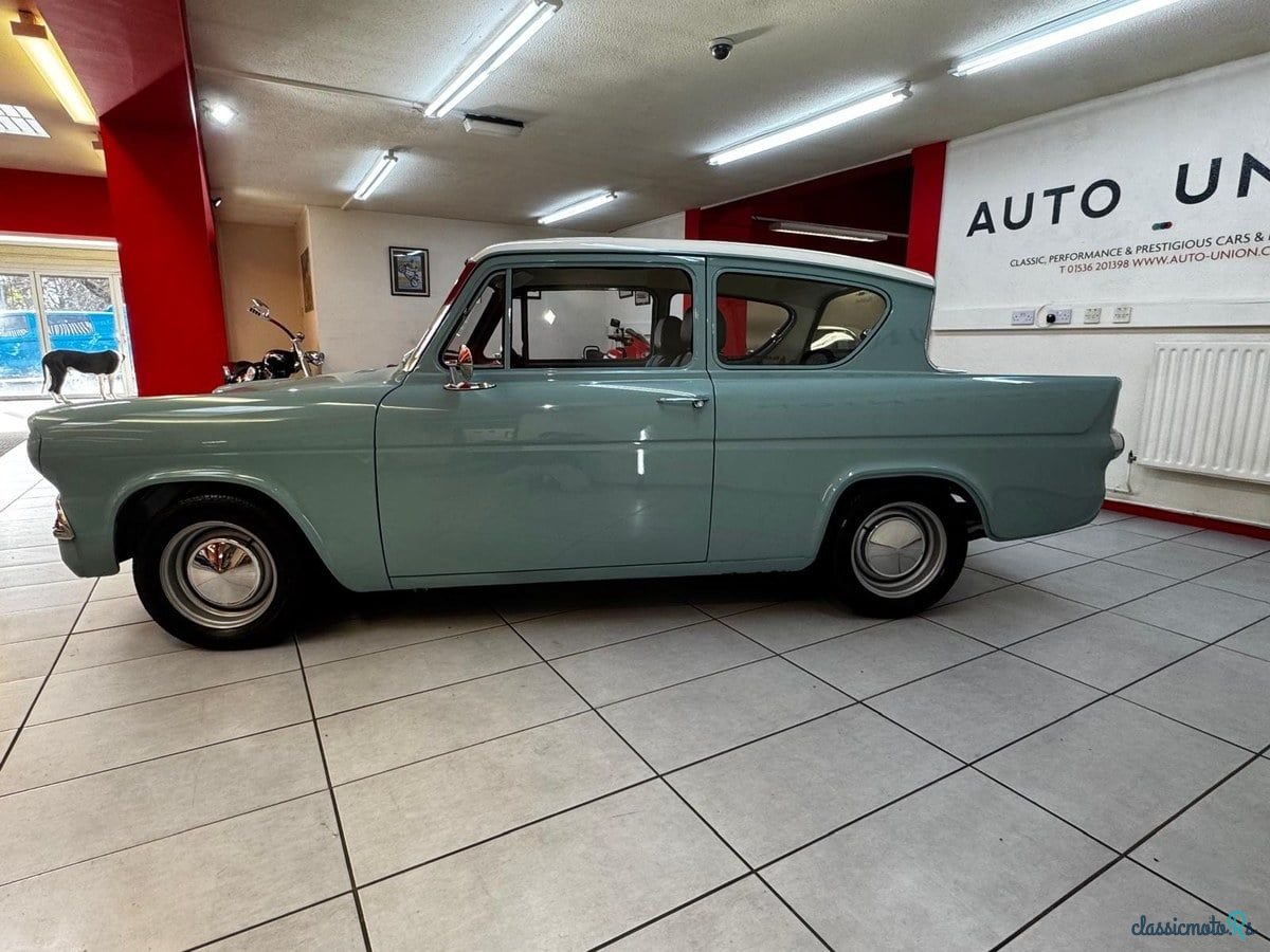 1967' Ford Anglia photo #6