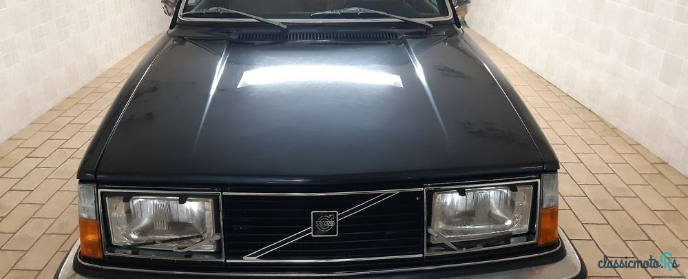 1979' Volvo 244 photo #6