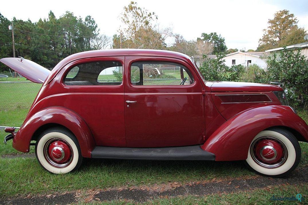 1937' Ford photo #4