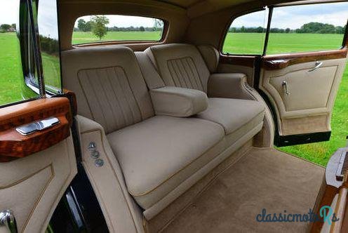 1948' Rolls-Royce Silver Wraith H.J. Mulliner photo #2
