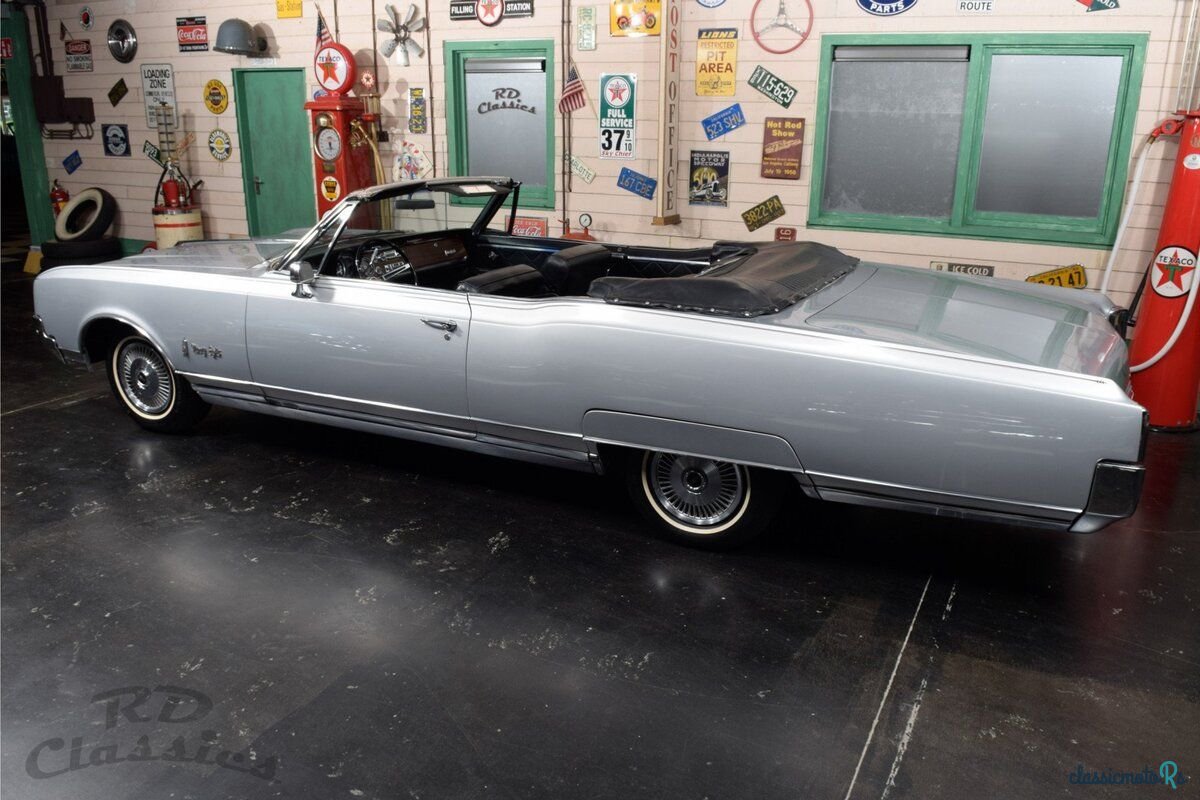 1966' Oldsmobile 98 photo #2