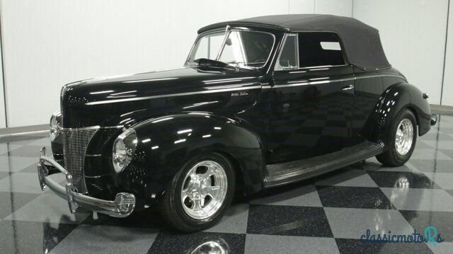 1940' Ford Deluxe photo #3