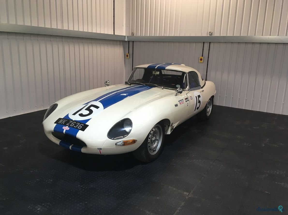 1975' Jaguar E-Type photo #2