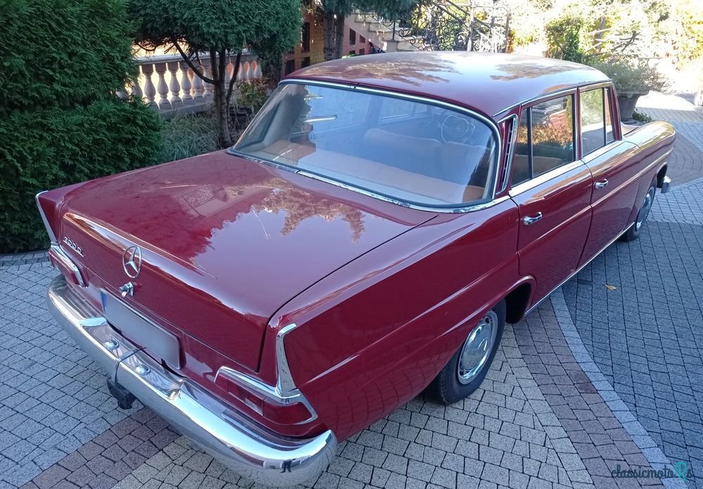 1967' Mercedes-Benz 200D photo #5