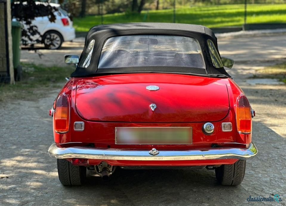 1977' MG MGB photo #3