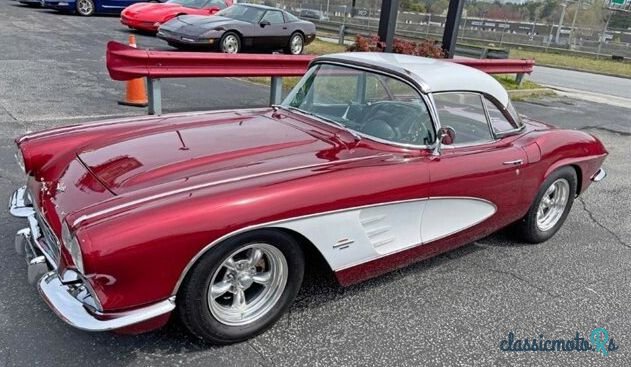 1961' Chevrolet Corvette photo #1