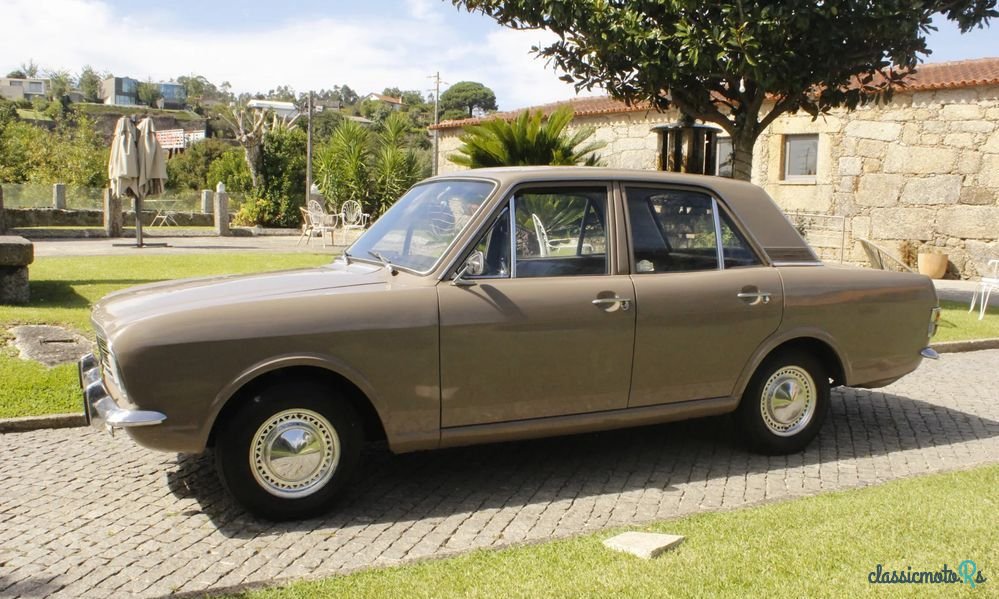1969' Ford Cortina photo #6