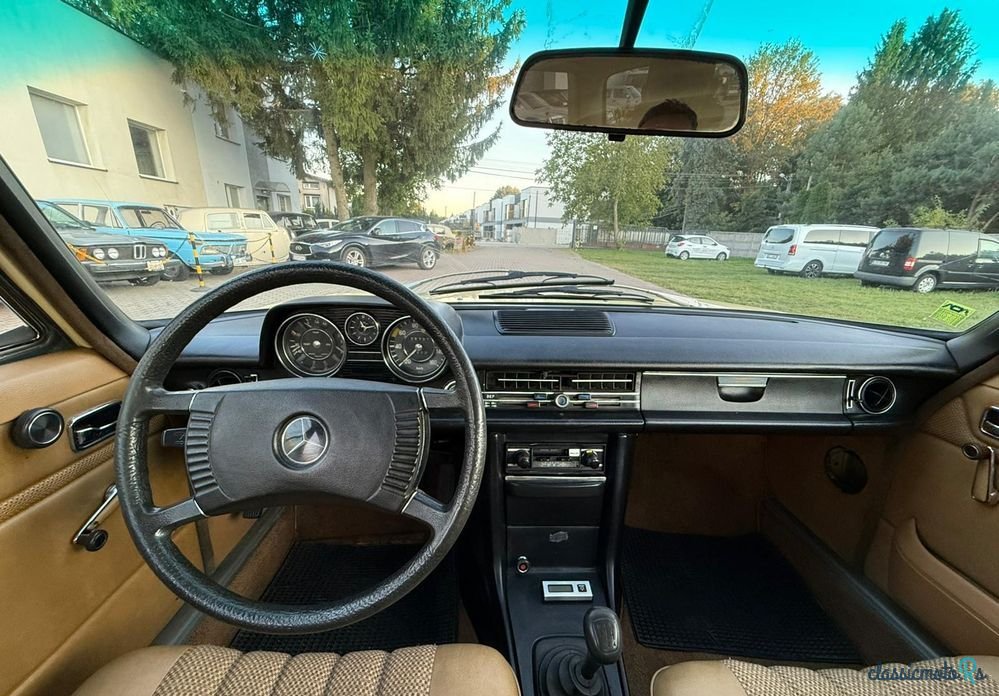 1970' Mercedes-Benz W115 220D photo #6