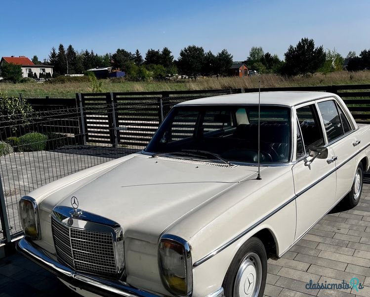 1969' Mercedes-Benz W114 230/8 photo #1