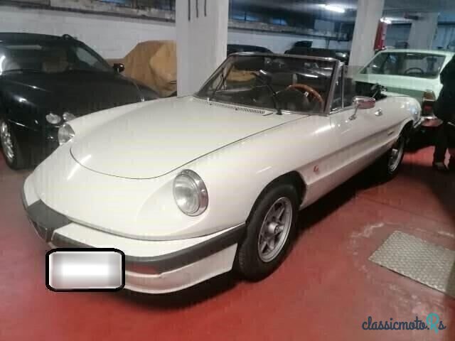 1990' Alfa Romeo Spider photo #2