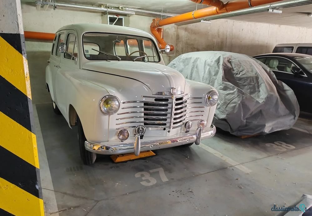 1952' Renault Colorale photo #2