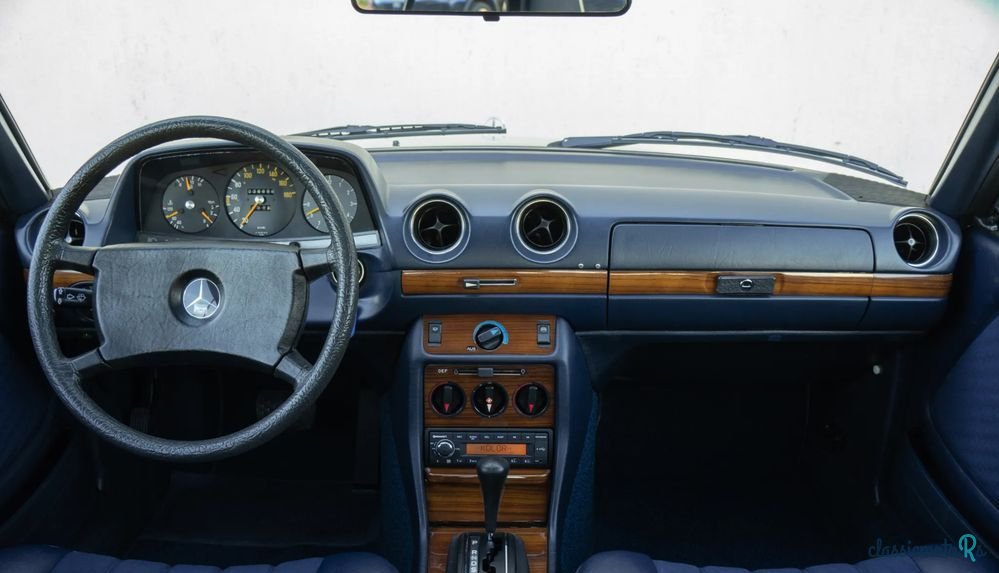 1979' Mercedes-Benz 280 photo #3